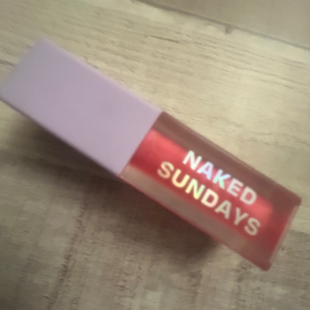 Naked Truth Lip Gloss - Radiant Red